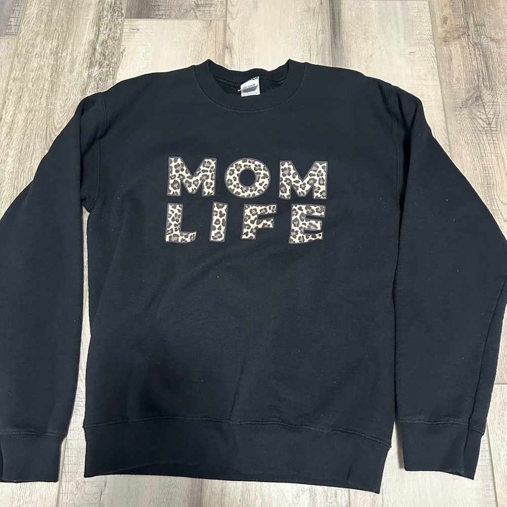 Pink Lily Black Sweatshirt